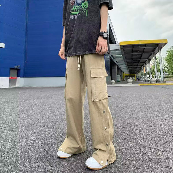 Pantaloni barbatesti cu buzunar si nasturi