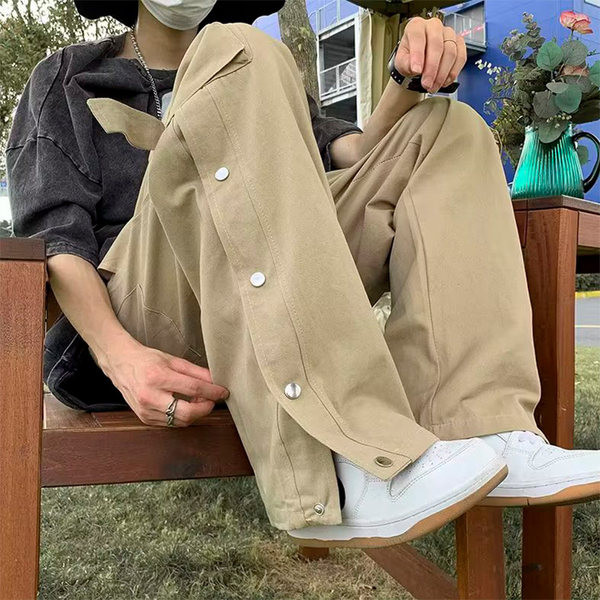 Pantaloni barbatesti cu buzunar si nasturi