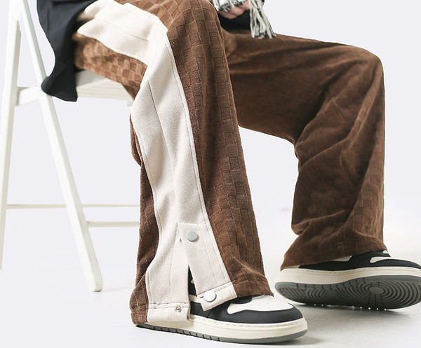 Pantaloni casual pentru bărbați, cu tiv și nasturi