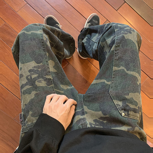 Pantaloni casual barbatesti de camuflaj cu buzunar