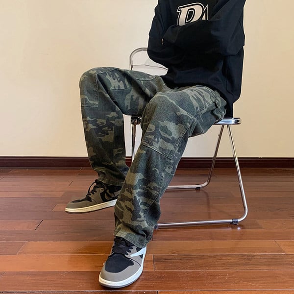 Pantaloni casual barbatesti de camuflaj cu buzunar