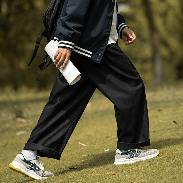 Pantaloni barbati model larg in doua culori