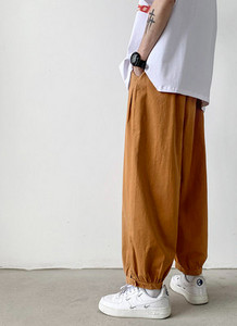 Model curat de pantaloni barbatesti cu elastic