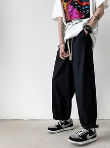 Model curat de pantaloni barbatesti cu elastic