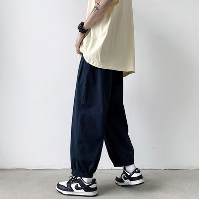 Model curat de pantaloni barbatesti cu elastic