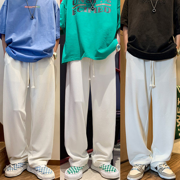 Široki model muških sportskih hlača s vezicama