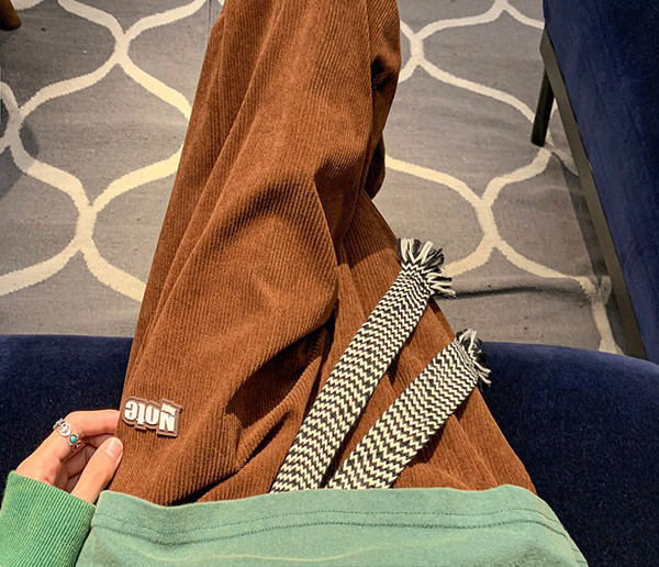 Pantaloni retro bărbați cu șireturi și inscripții