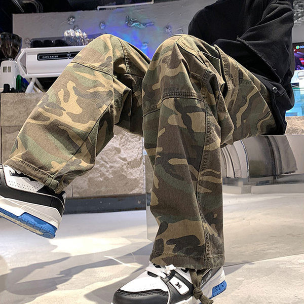 Lezser, széles szárú férfi nadrág zsebekkel