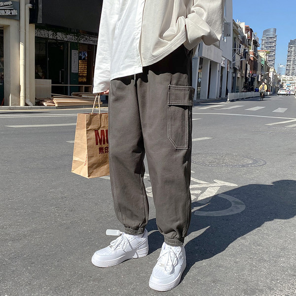 Pantaloni sport barbati cu buzunare