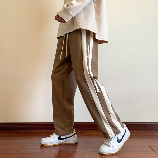 Ležerne sportske hlače za muškarce s printom i pasovima