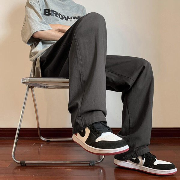 Moderné pánske nohavice s vreckami a šnúrkami rovného strihu