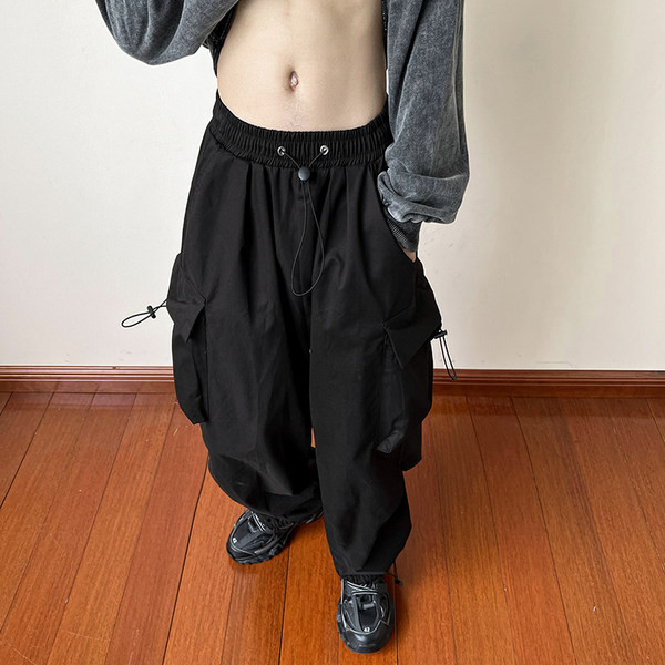 Pantaloni sport barbati cu buzunare - culoare negru si verde