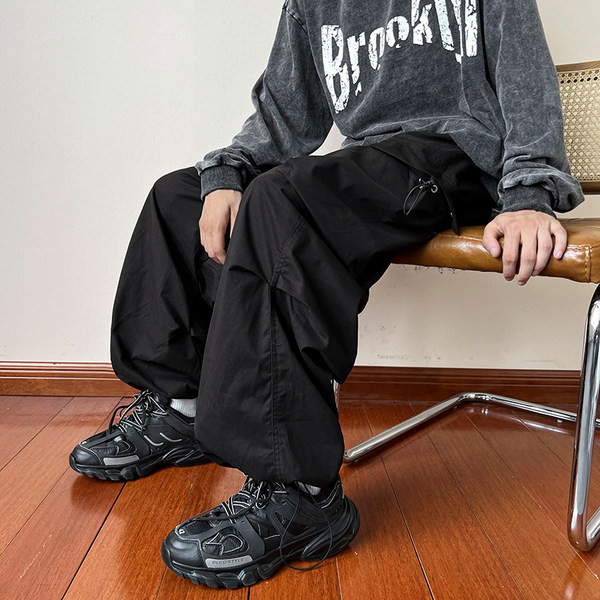 Pantaloni sport barbati cu buzunare - culoare negru si verde