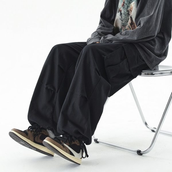 Pánske nohavice širokého modelu - so šnúrkami