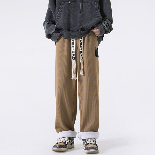 Pantaloni sport barbati cu sireturi si broderii