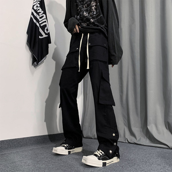 Model nou de pantaloni barbatesti cu buzunare de culoare neagra