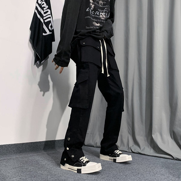 Model nou de pantaloni barbatesti cu buzunare de culoare neagra