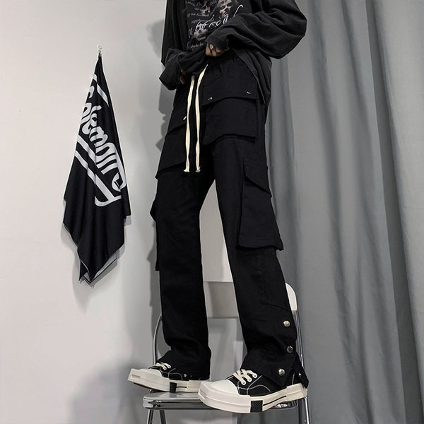 Model nou de pantaloni barbatesti cu buzunare de culoare neagra