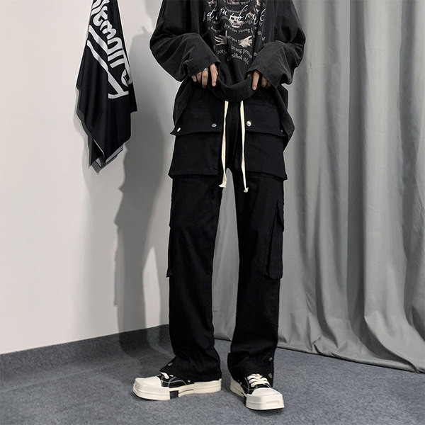 Model nou de pantaloni barbatesti cu buzunare de culoare neagra