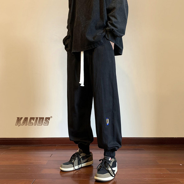 Pantaloni sport barbati cu sireturi - trei culori