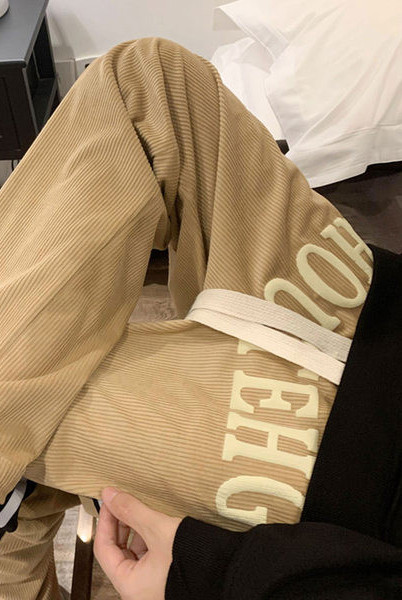 Športové pánske nohavice s nápisom