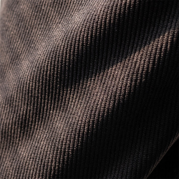 Pantaloni moderni pentru barbati cu buzunare