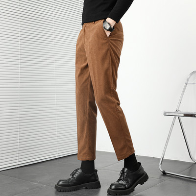 Pantaloni barbati moderni cu buzunar - model drept