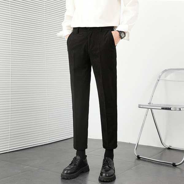 Pantaloni barbati moderni cu buzunar - model drept