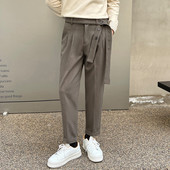 Ravni model muških hlača s remenom