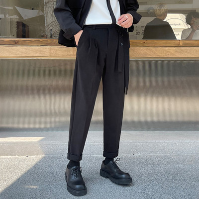 Ravni model muških hlača s remenom