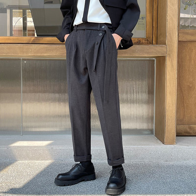 Ravni model muških hlača s remenom