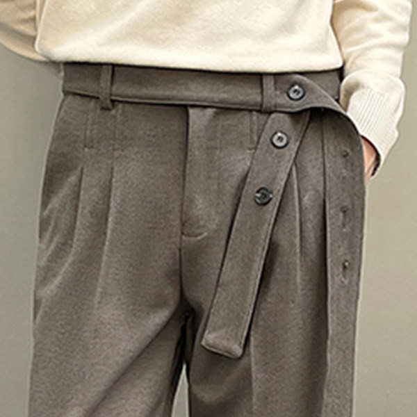 Ravni model muških hlača s remenom