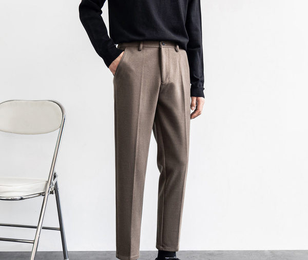 Pantaloni eleganti pentru barbati cu buzunar si fermoar