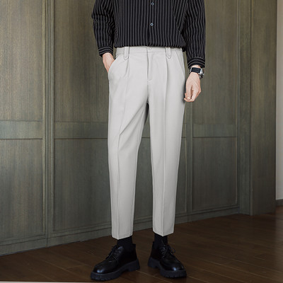 Elegáns, egyenes férfi nadrág zsebbel