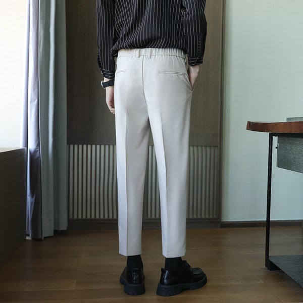 Elegáns, egyenes férfi nadrág zsebbel