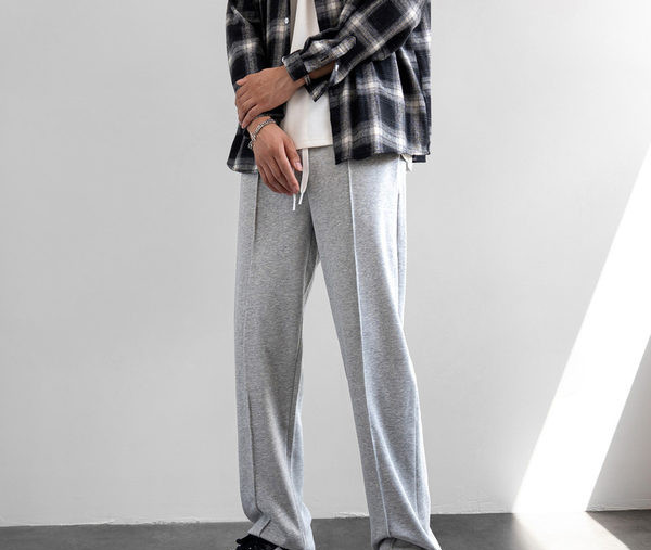 Pantaloni sport cu sireturi