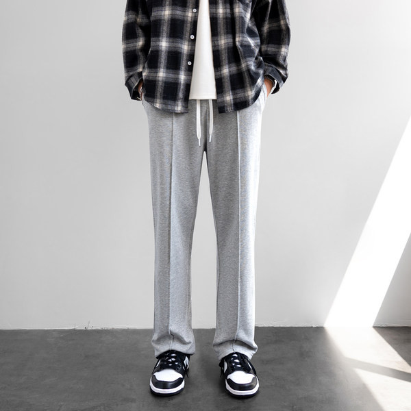 Pantaloni sport cu sireturi