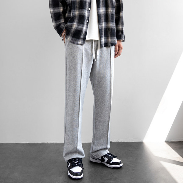 Pantaloni sport cu sireturi