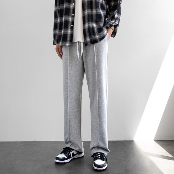 Pantaloni sport cu sireturi