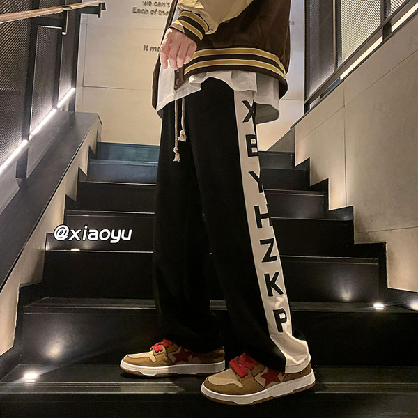 Pantaloni sport barbati cu margini - culoare negru si gri