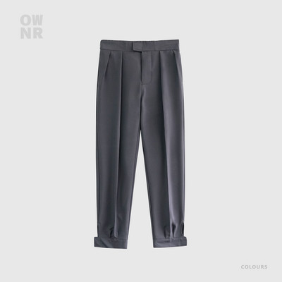 Čist model muških elegantnih hlača