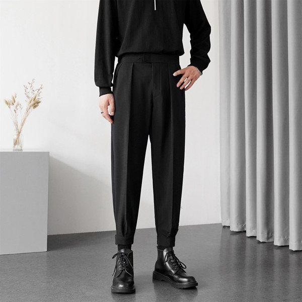 Čist model muških elegantnih hlača