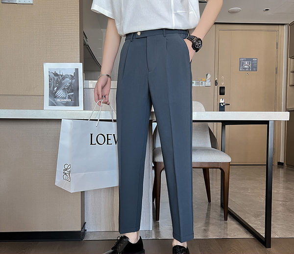 Pantaloni eleganti pentru barbati cu nasturi