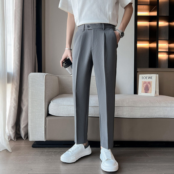 Pantaloni eleganti pentru barbati cu nasturi