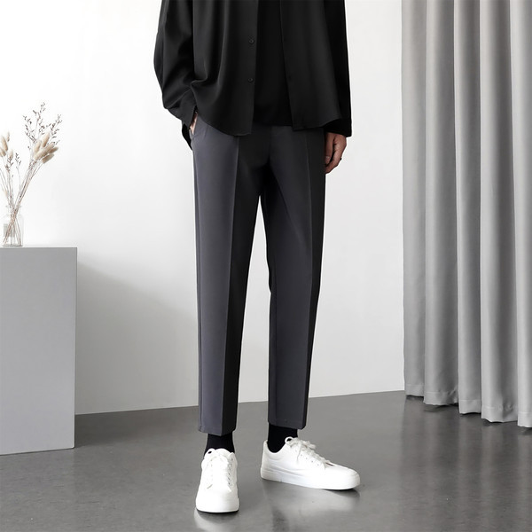 Pantaloni eleganti pentru barbati cu fermoar si nasturi