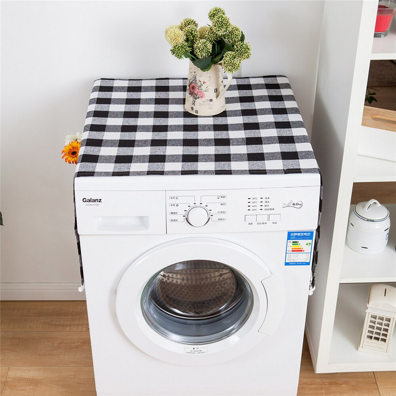 Červeno-čierny kockovaný kryt na prach, jednoduchý mikrovlnný rúrový systém, chladnička, práčka, prachotesný kryt na opaľovací krém, kryt na nočný stolík, uterák