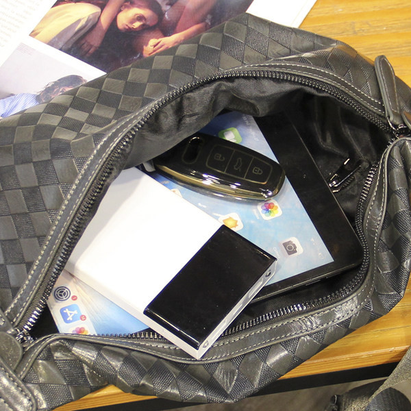 Pánska crossbody kabelka s 3D efektom