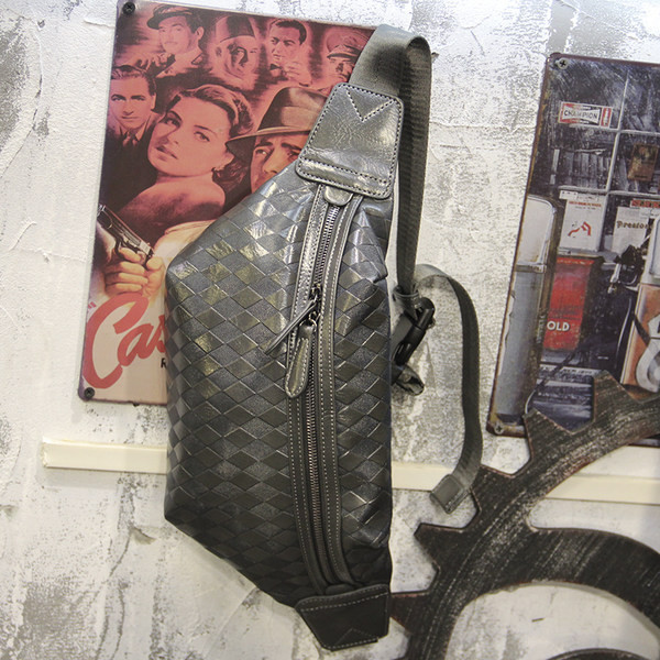 Pánska crossbody kabelka s 3D efektom