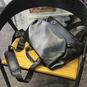 Мъжка чанта от еко кожа с 3D- елемент