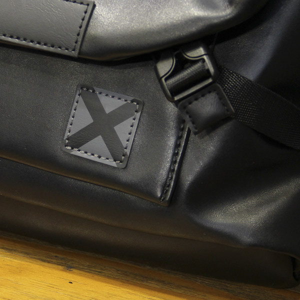 Muška torba od eko kože sa 3D elementom